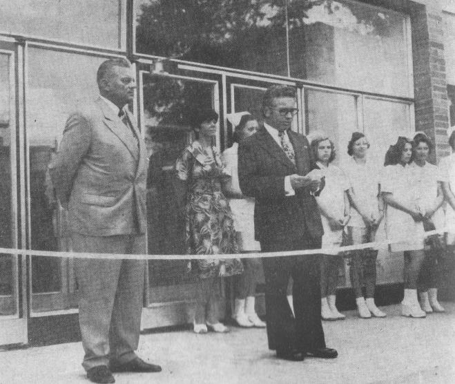 Slavnostní otevření nové budovy 30. srpna 1976